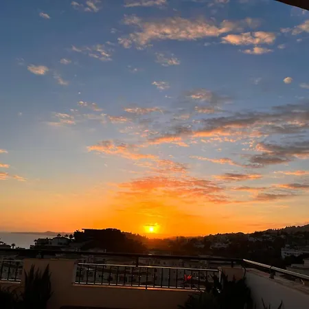Cosy 1 Bed 50m2 Terrace Apartment *